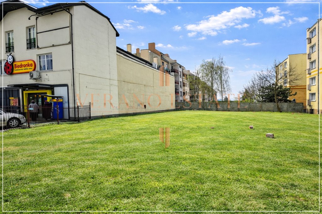 Działka inwestycyjna 1031 m² w centrum Zgierza z WZ na usługi Zgierz, Plac Jana Kilińskiego  1 031m2 Foto 1