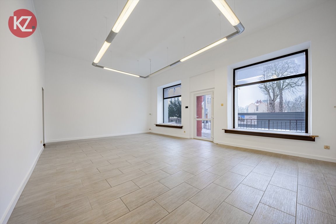 Atrakcyjny lokal 93 m² w centrum Piły – gotowy do działalności Piła, Śródmieście  93m2 Foto 1
