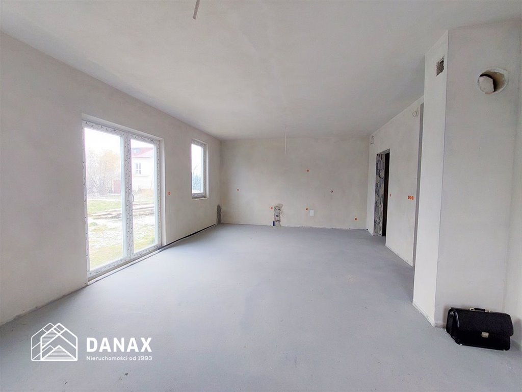 Na sprzedaż przestronne 3-pokojowe mieszkanie 82 m² z ogródkiem i miejscem w Rząsce Rząska  82m2 Foto 1