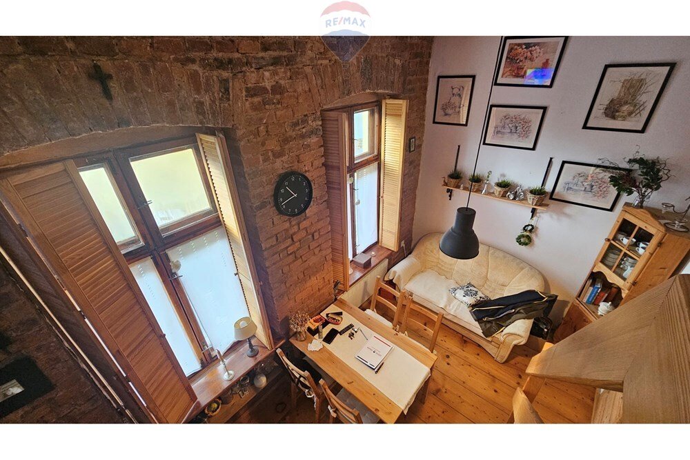 Urokliwe 19 m² z antresolą, cegła i rustykalny styl Jelenia Góra  31m2 Foto 1