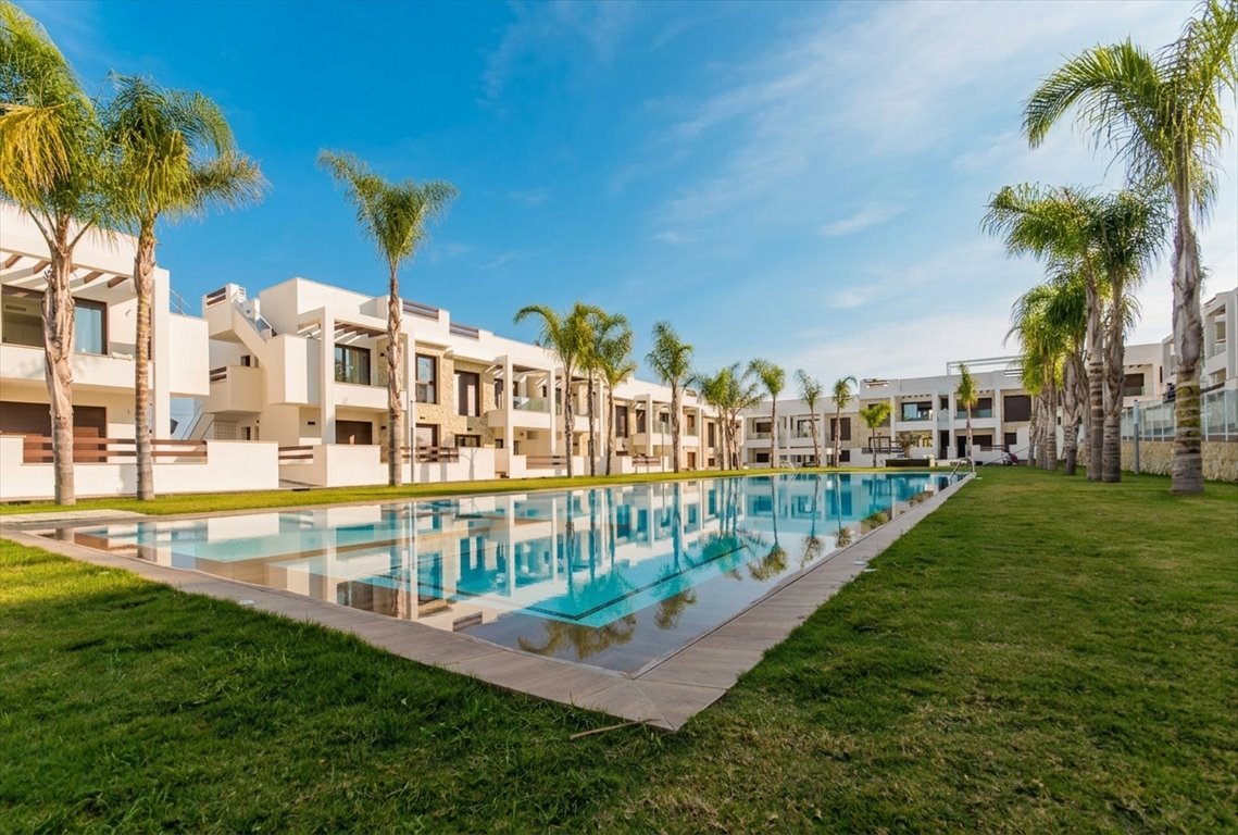 Sprzedam nowoczesne bungalow 63 m² z panoramicznymi widokami w Torrevieja Hiszpania, Torrevieja, Costa Blanca  63m2 Foto 1