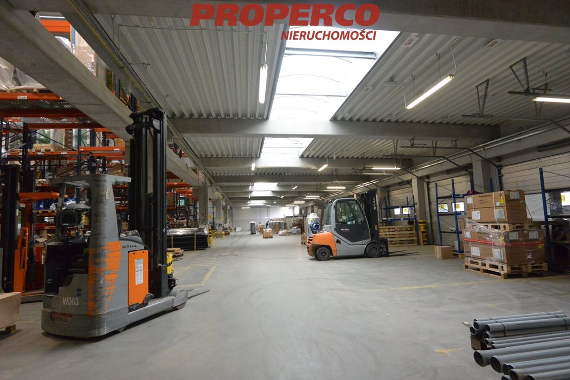 Hala magazynowa 6 846 m² z rampami i biurami Bilcza  6 846m2 Foto 1