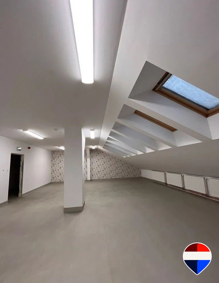 Duży lokal 700 m² w centrum Wisły – idealny na magazyn lub usługę Wisła, 1 Maja 0  700m2 Foto 1