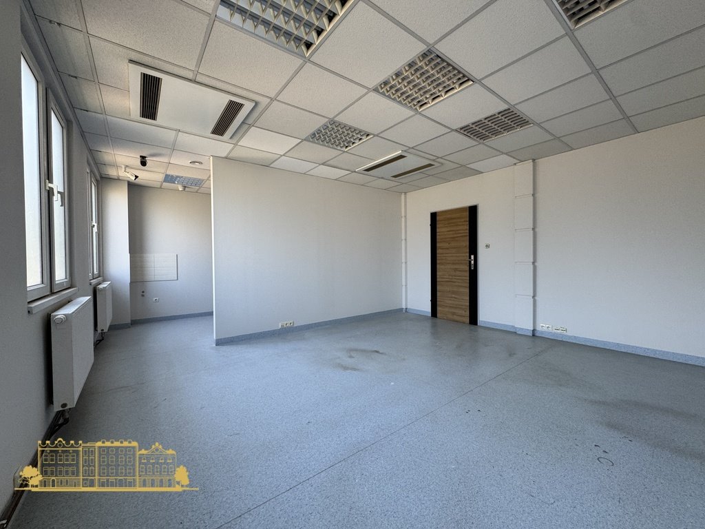 Nowoczesny lokal biurowy 235 m2 z parkingiem w Nowej Hucie Kraków, Nowa Huta  236m2 Foto 1