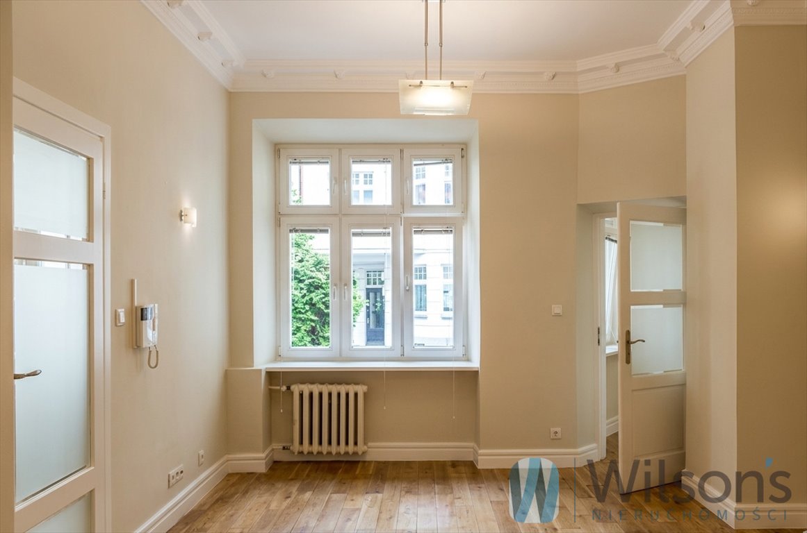Przestronny lokal biurowy 95 m² z 5 gabinetami i bezpieczeństwem Warszawa, Śródmieście, Wspólna  95m2 Foto 1