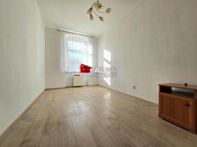 Kawalerka na sprzedaż Jaworzyna Śląska  31m2 Foto 1