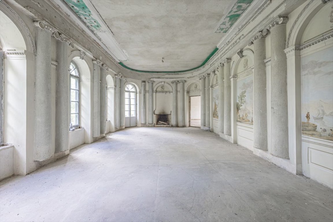 Unikatowy pałac z XVIII w. z potencjałem do remontu Luberadz  1 250m2 Foto 1