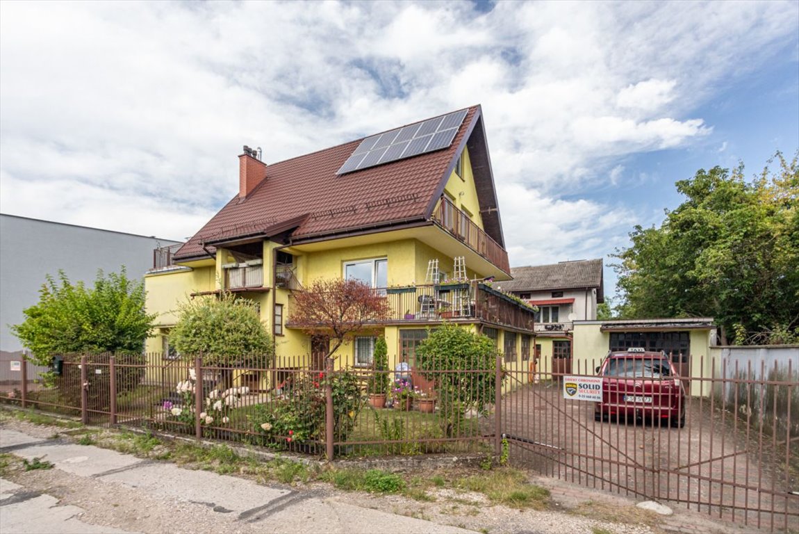 Dom inwestycyjny z 11 pokojami, fotowoltaiką i dużym tarasem Ząbki  250m2 Foto 1