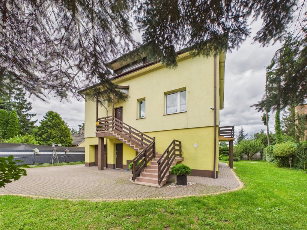 Sprzedam przestronny dom 256 m² z możliwością podziału w Sulejówku Sulejówek, Sulejówek (osiedle), Okuniewska 75A  256m2 Foto 1