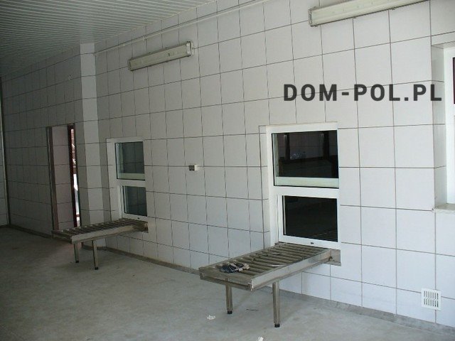 Przemysłowa nieruchomość z 4 budynkami i 2 120 m2 Leśniczówka  2 121m2 Foto 1