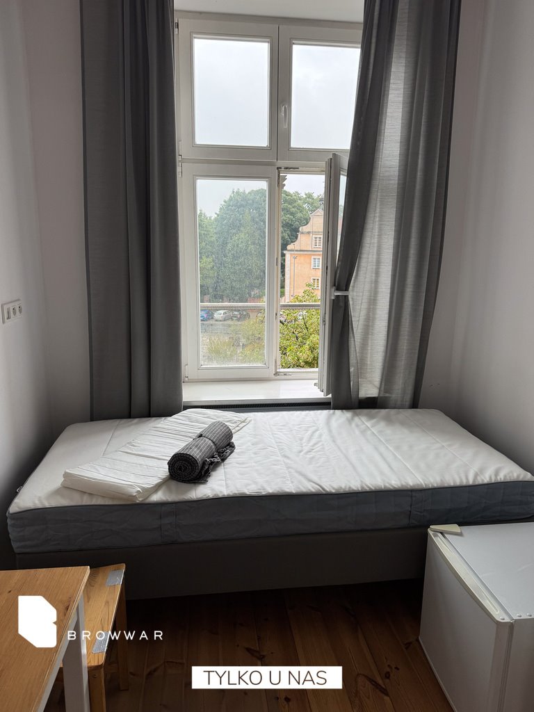 Mała kawalerka z widokiem na Stare Miasto, centrum Poznania Poznań, pl. Bernardyński  14m2 Foto 1