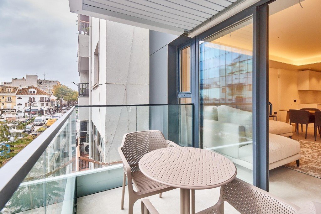 Mieszkanie trzypokojowe na sprzedaż Hiszpania, Fuengirola  98m2 Foto 1