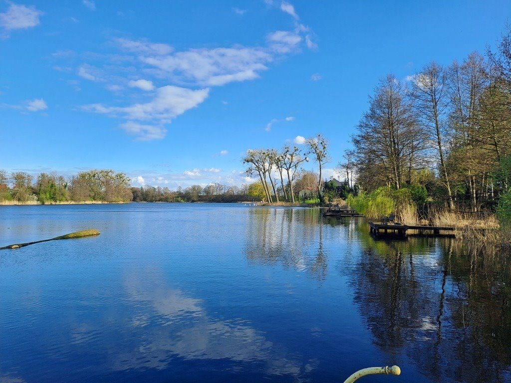 Sprzedam działkę z dostępem do jeziora, altaną i domkiem letniskowym Choszczno  3 066m2 Foto 1