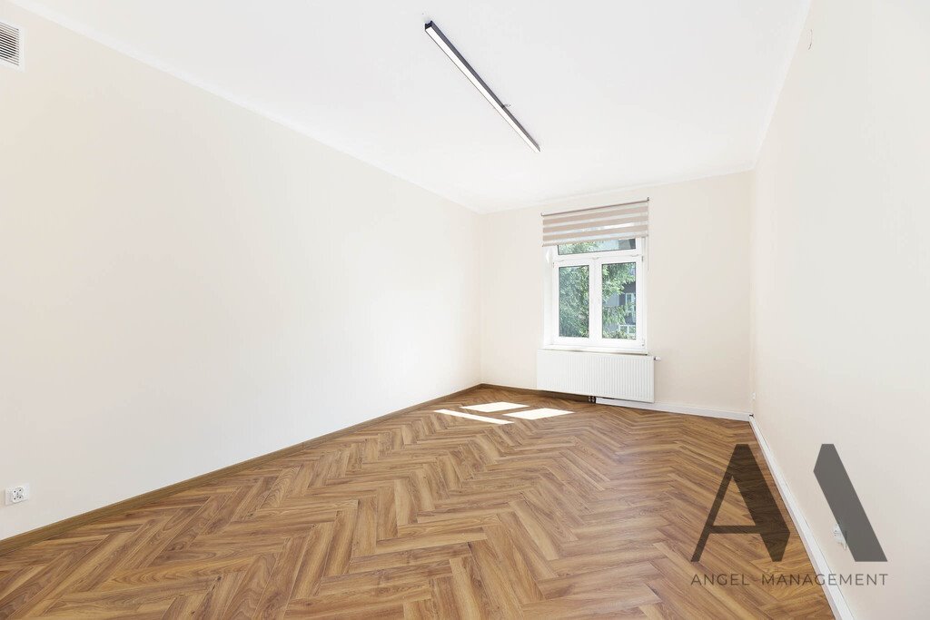 Polecam jasny lokal 76 m² na Osiedlu Oficerskim w Krakowie Kraków  76m2 Foto 1