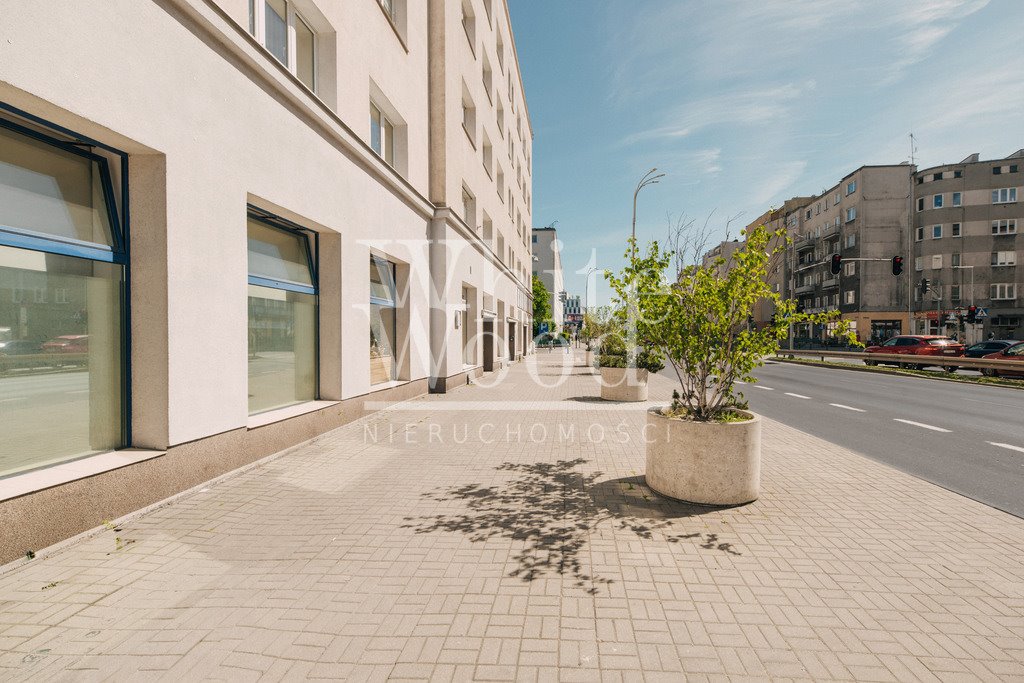 Gdynia, lokal 191 m² z dużymi witrynami i parkingiem Gdynia  191m2 Foto 1