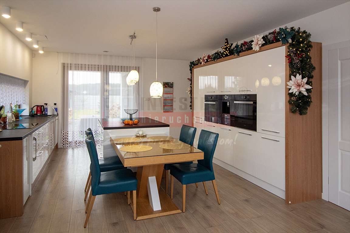 Polecam przestronny dom 226 m² z tarasem i piękną działką Tarnów Opolski  226m2 Foto 1