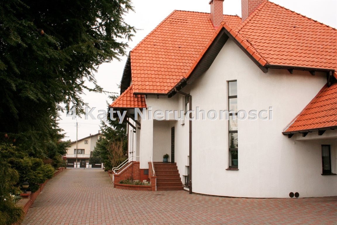 Dom na sprzedaż Radłów  560m2 Foto 1
