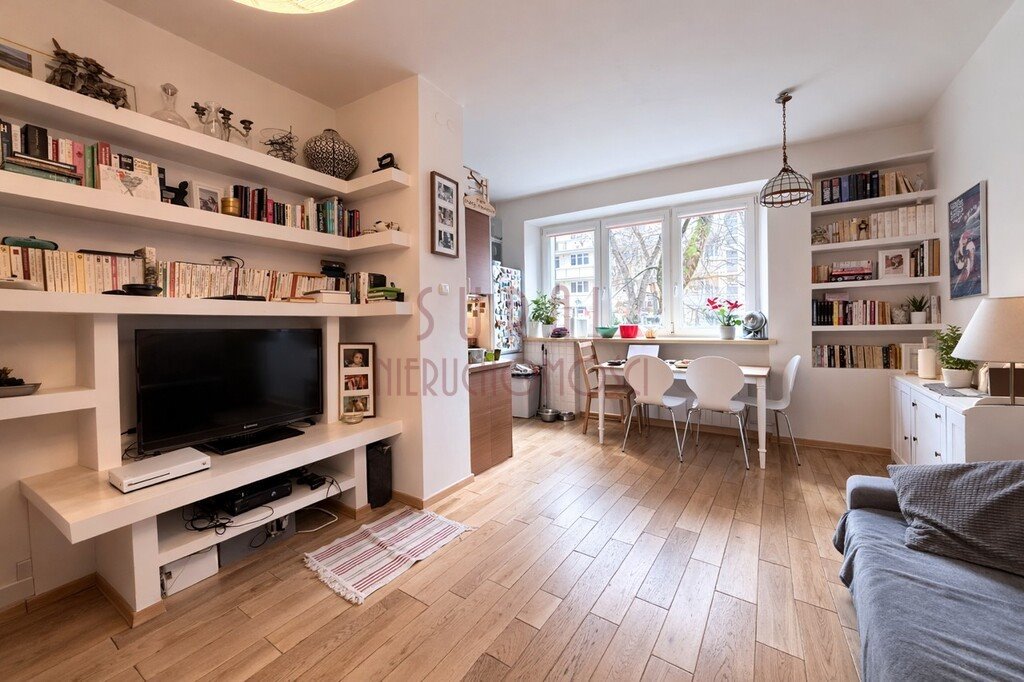 Przestronne, słoneczne mieszkanie na Żoliborzu z dużym patio Warszawa, Żoliborz, Stary Żoliborz, przy Suzina / okolica /  jasne / dwustronne / wysoki parter / duże patio / 1930 r.  58m2 Foto 1