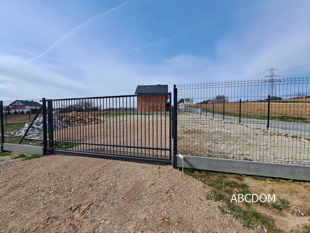 Działka na wynajem w Bibicach – idealna pod parking lub inwestycję Bibice, Bibice  823m2 Foto 1