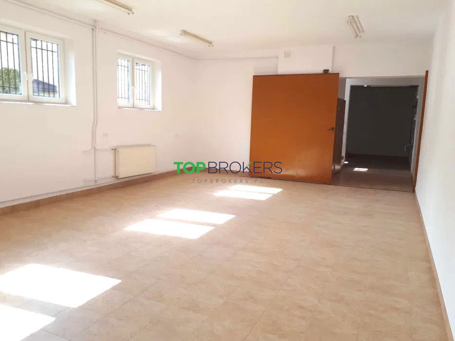 Wynajem 140 m2 w Gocławku – jasny lokal z biurami i open-space Warszawa, Praga-Południe Gocławek  140m2 Foto 1