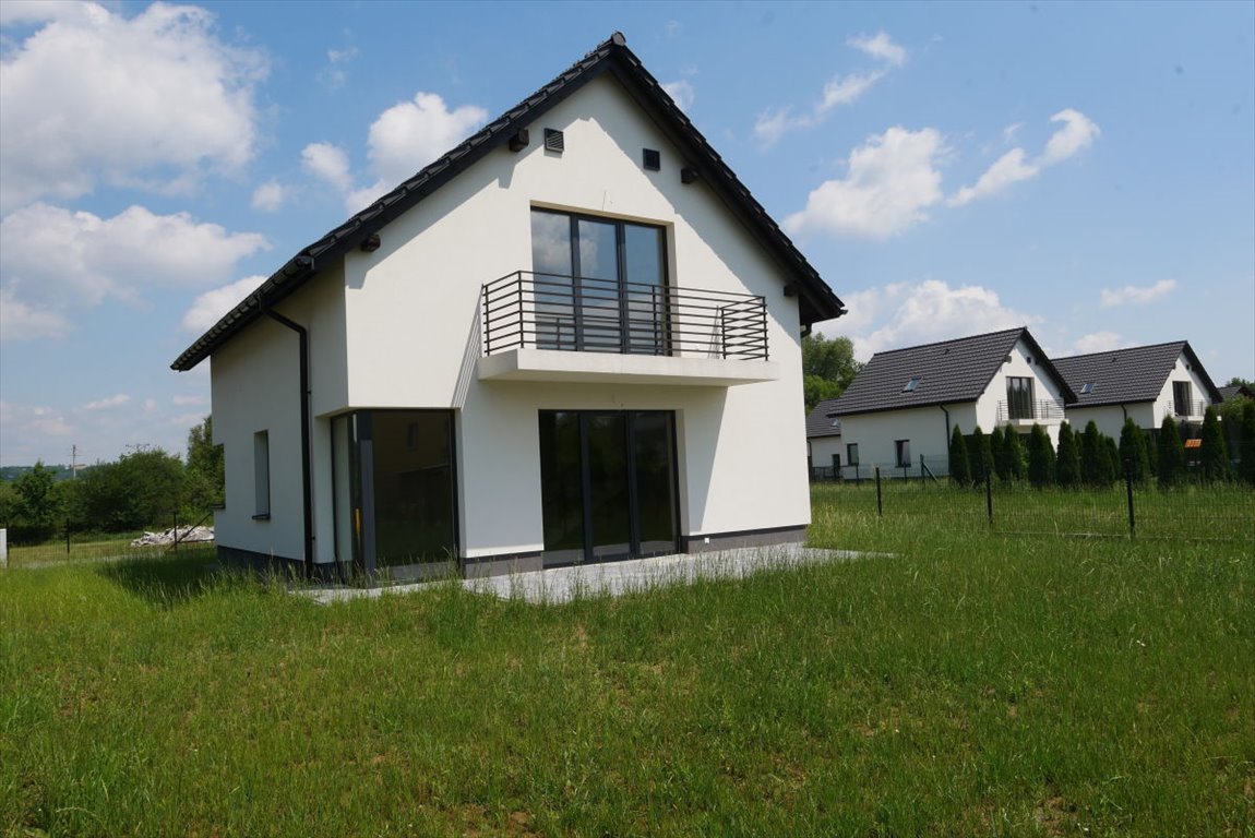 Nowy dom 104 m² z tarasem i garażem - wysokiej jakości wykończenie Przeginia Duchowna, Przeginia Duchowna  104m2 Foto 1