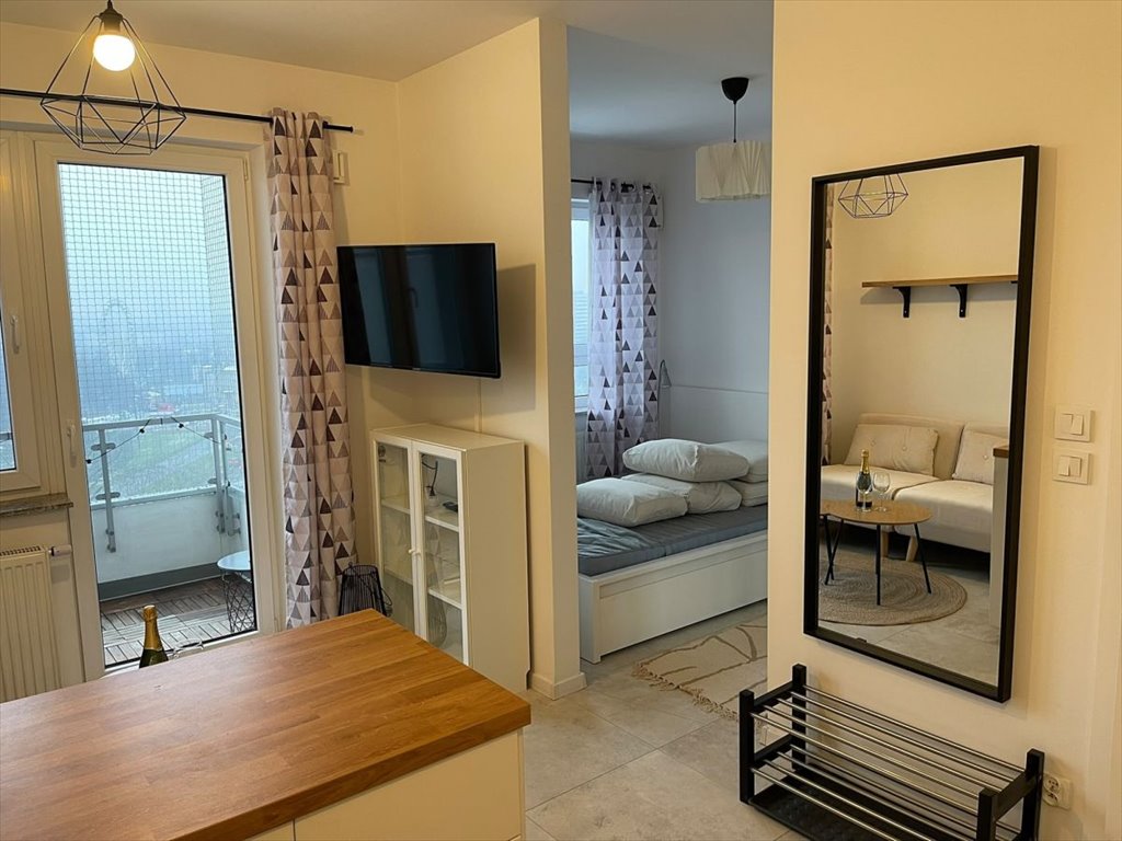 Wynajmę 2-pokojowe mieszkanie 30 m² z balkonem w Katowicach Katowice, Osiedle Tysiąclecia, Chorzowska  30m2 Foto 1