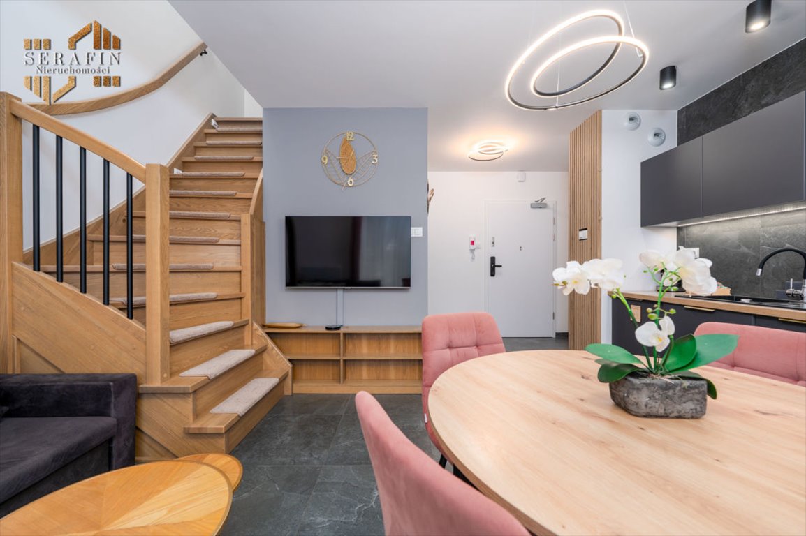 Dwupoziomowy apartament z widokiem na góry w centrum Karpacza Karpacz, Kąpielowa  43m2 Foto 1