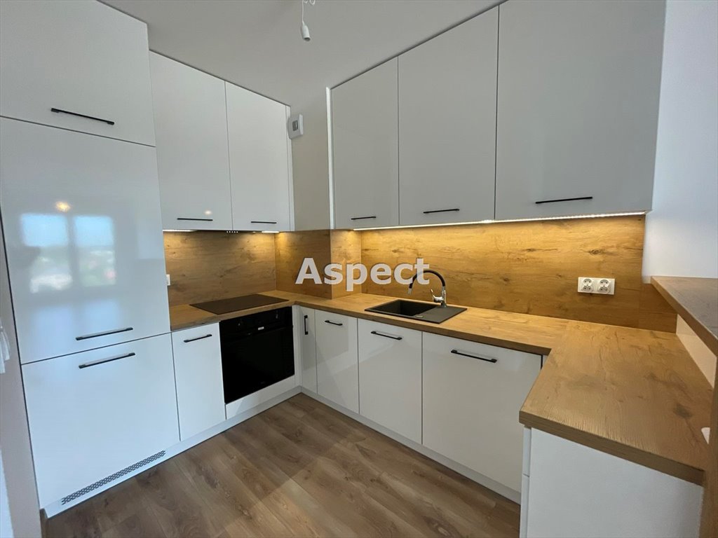 Mieszkanie trzypokojowe na wynajem Żory, Centrum  56m2 Foto 1