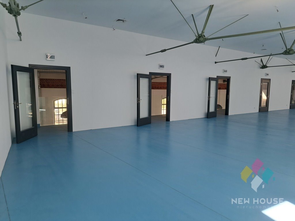 Wynajmę nowoczesny lokal 834 m² z parkingiem w Olsztynie Olsztyn, Bohaterów Monte Cassino  834m2 Foto 1