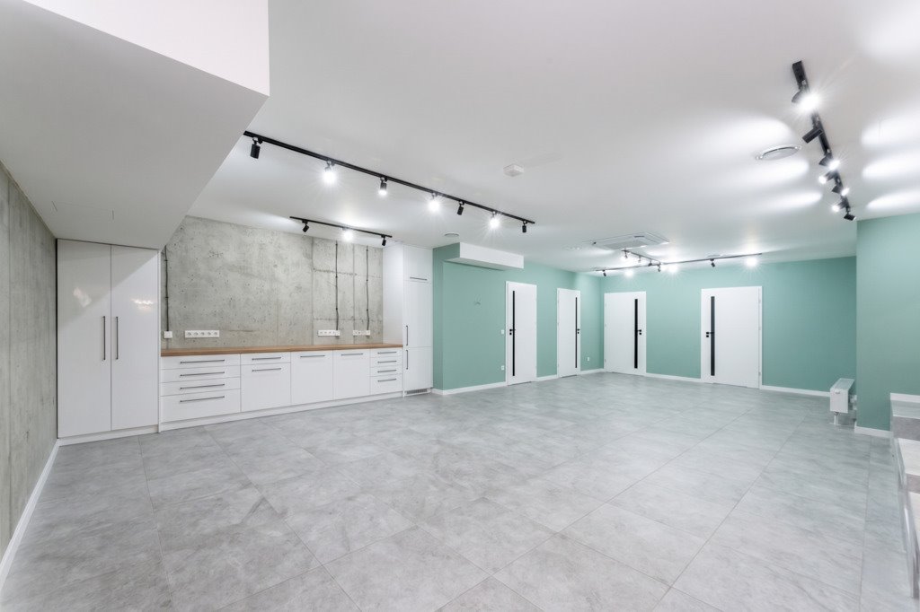 Przestronny lokal 114 m² z witrynami, gotowy do działalności Kraków  114m2 Foto 1