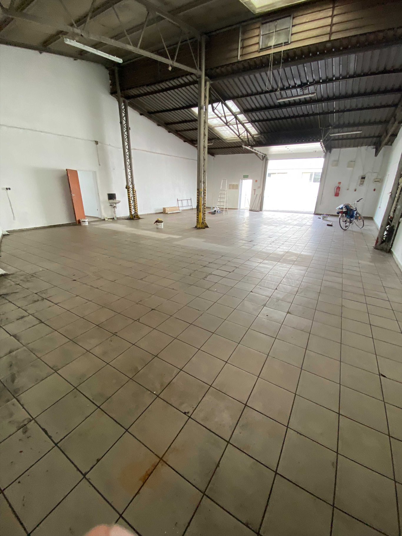 Wynajmę przestronny lokal 210 m² w Elblągu z możliwością powiększenia Elbląg  210m2 Foto 1