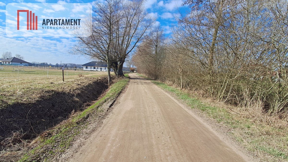 Działka budowlana w Międzylesiu – las, jezioro, prąd Międzylesie  1 317m2 Foto 1