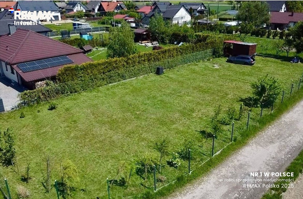 Polecam działkę 821 m² z domkiem i mediami w Czechowicach-Dziedzicach Czechowice-Dziedzice, Burzej 0  821m2 Foto 1