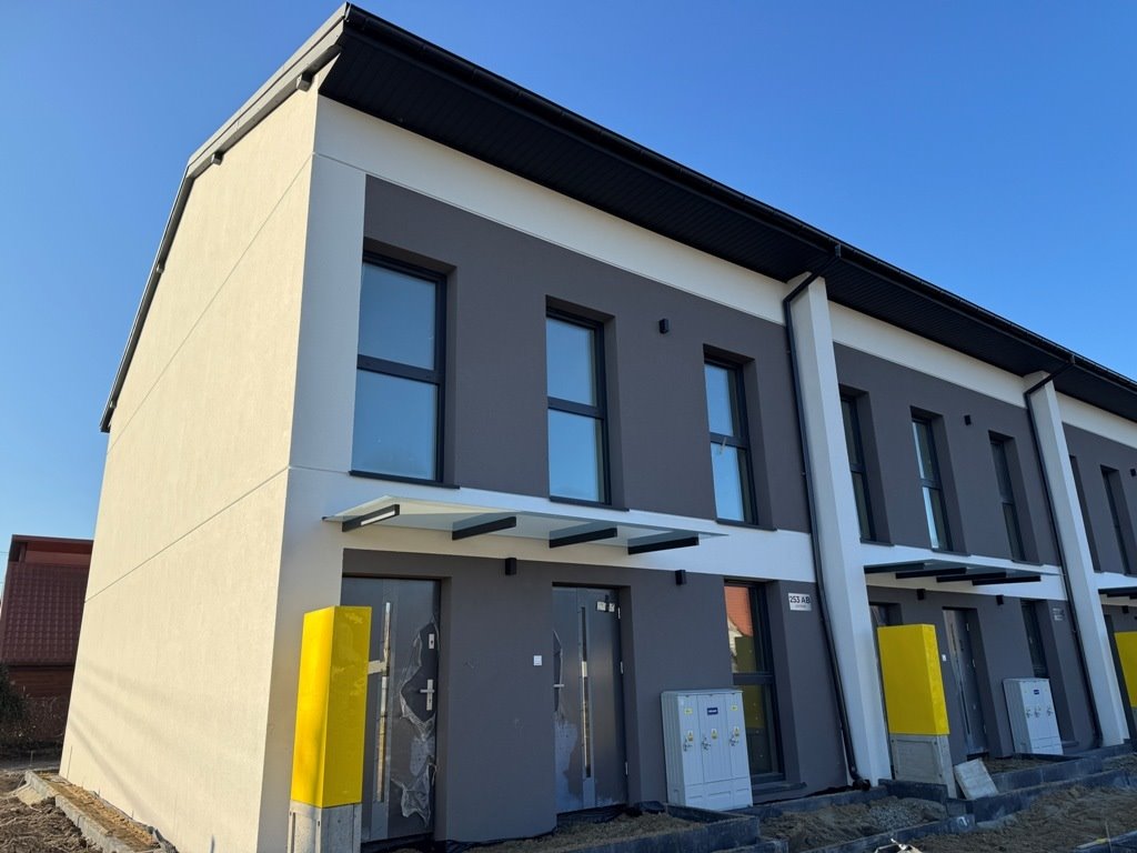 Polecam nowoczesne 5-pokojowe mieszkanie z poddaszem i miejscami postojowymi Jasionka  70m2 Foto 1