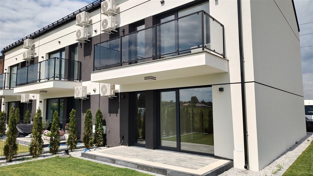 Mieszkanie trzypokojowe na sprzedaż Koszyce Wielkie  53m2 Foto 1