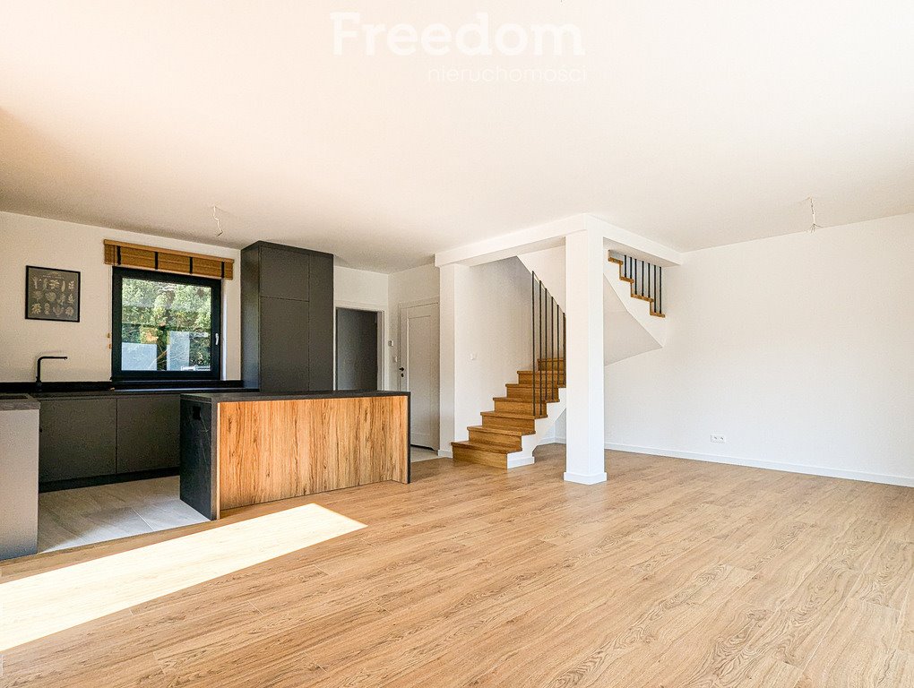 Dom na sprzedaż Janki  207m2 Foto 1