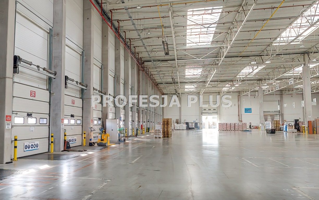 Nowoczesny magazyn 3700 m² z dokami i certyfikatem BREEAM Katowice  3 700m2 Foto 1