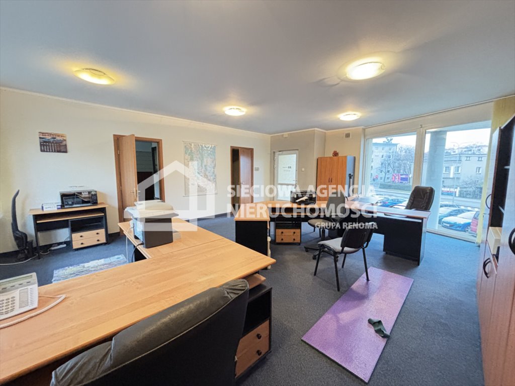 Lokal usługowy z witryną, niezależne wejście, 71,8 m2 Gdynia, Redłowo  72m2 Foto 1