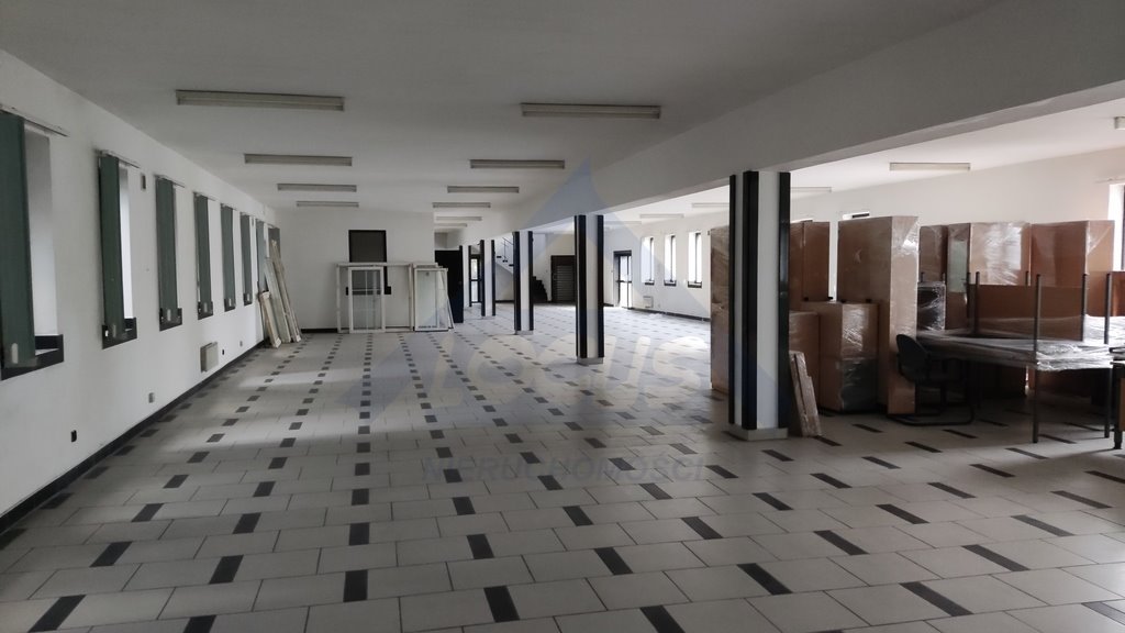 Na wynajem przestronny lokal 1600 m² z zapleczem i parkingiem Piastów, Rondo Kaczorowskiego, Prezydenta RP na Uchodźstwie  1 600m2 Foto 1