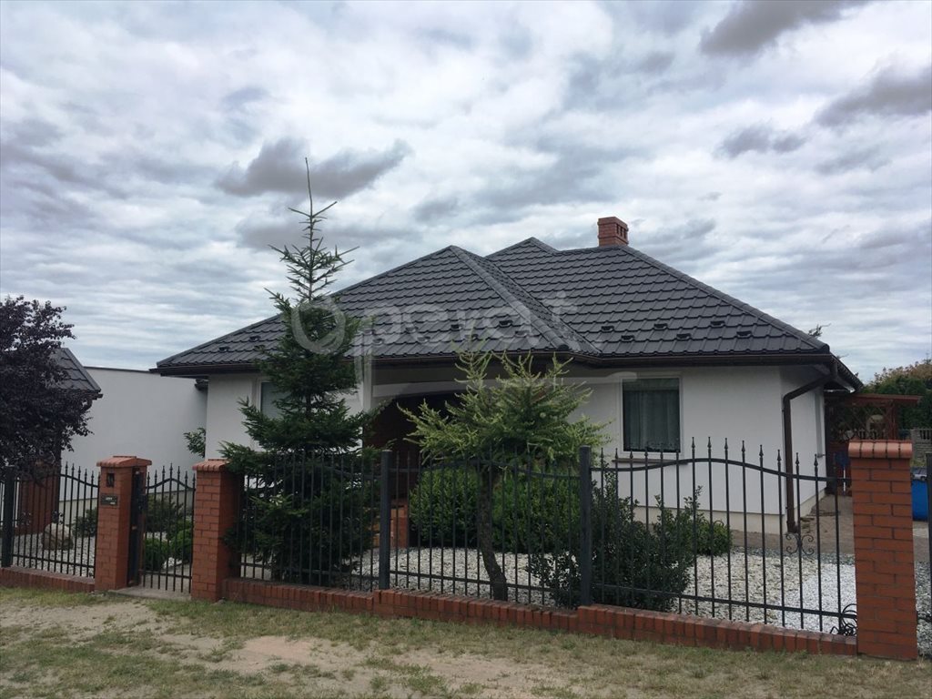 Dom z potencjałem biznesowym i prywatnym w Ostrowie Wlkp Ostrów Wielkopolski, Pruślin  247m2 Foto 1