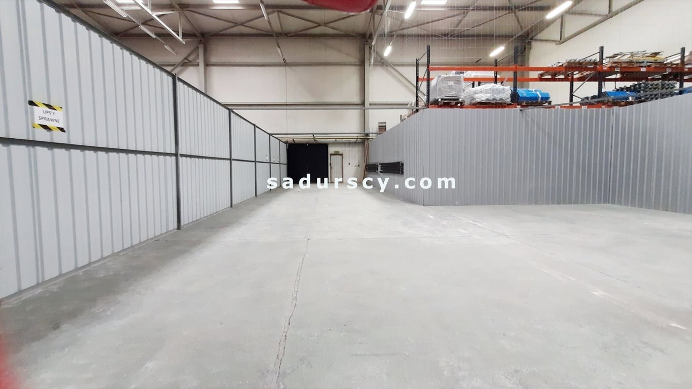 Na wynajem przestronna hala magazynowa 275 m² z wjazdem z poziomu 0 Piaseczno  275m2 Foto 1