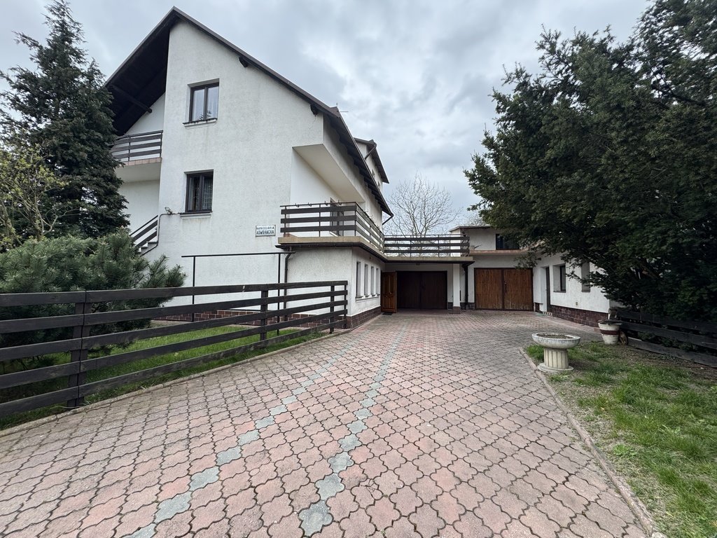 Na sprzedaż przestronny dom 280 m² z garażem i budynkiem gospodarczym Łańcut, Mikołaja Reja  280m2 Foto 1