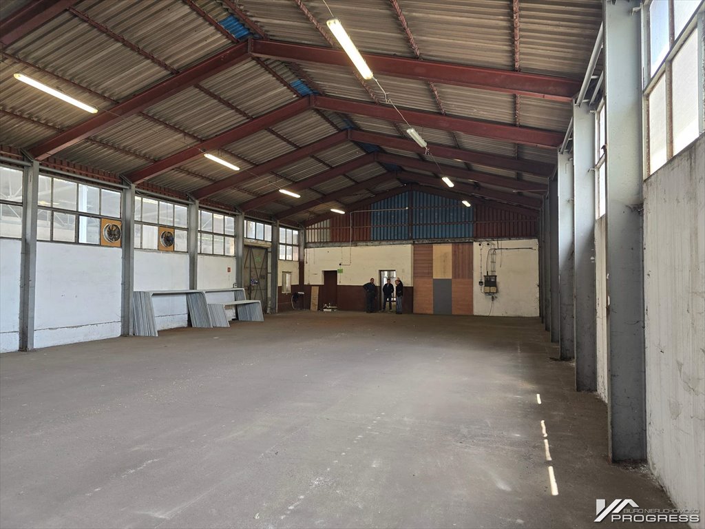 Hale magazynowe 1140 m2 z biurami, ogrzewaniem i ogrodzeniem Krosno  1 140m2 Foto 1