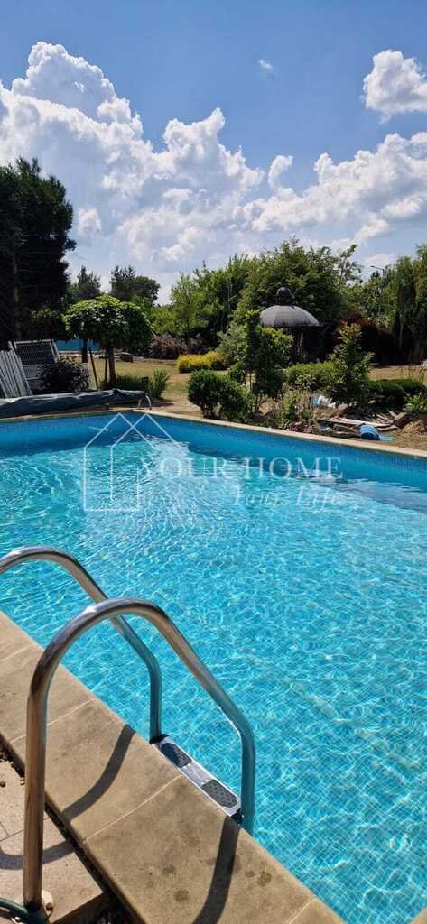 Dom z basenem i sauną na dużej działce w Domasławiu Domasław, Fiołkowa  222m2 Foto 1