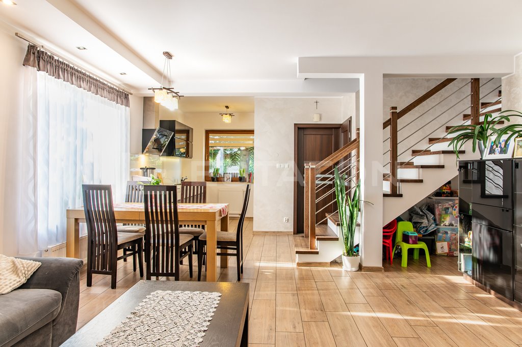 Przestronny 137,5 m² dom z garażem i tarasem Rzeszów, Szlachecka  138m2 Foto 1