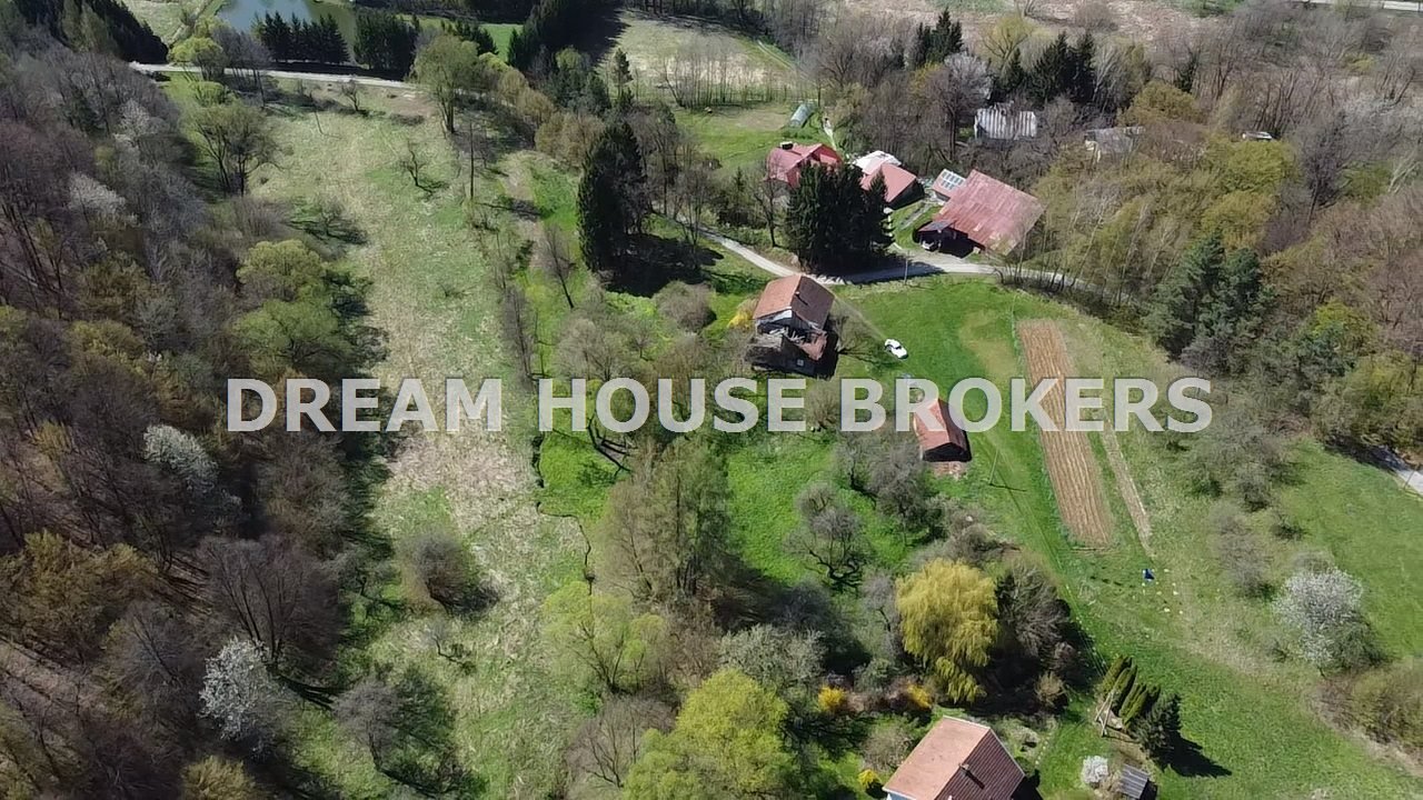 Sprzedam działkę 1,91 ha z dworkiem i panoramicznym widokiem Pstrągowa  19 100m2 Foto 1