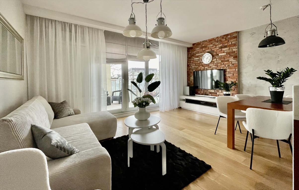 Mieszkanie trzypokojowe na wynajem Wrocław, Krzyki, Borek, Aleja Wiśniowa  70m2 Foto 1