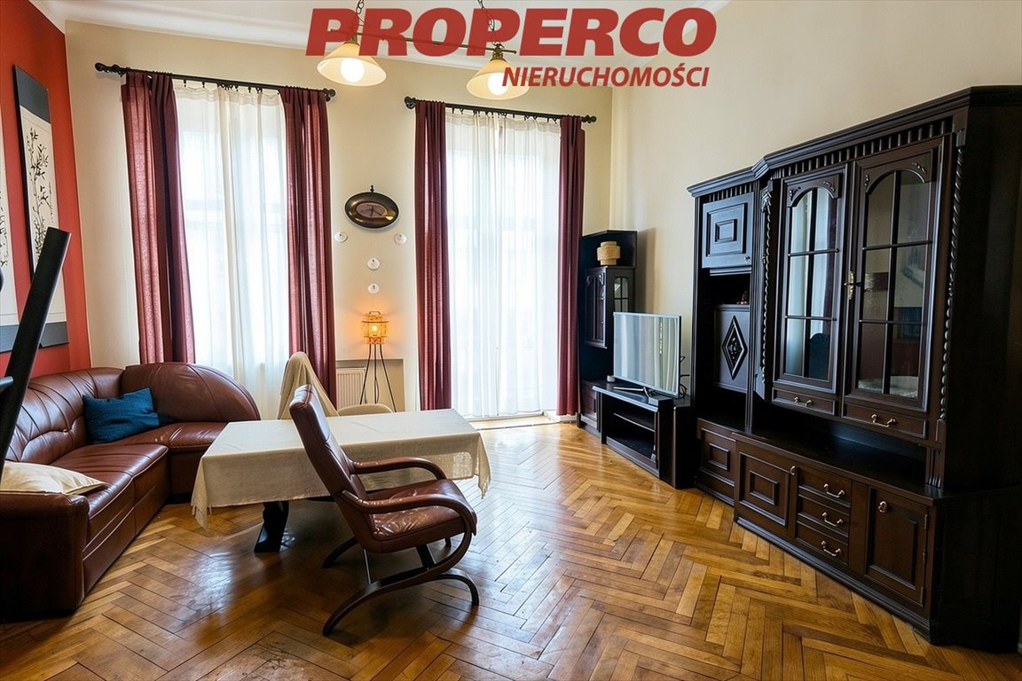 Przestronny apartament z oryginalnymi detalami w kamienicy z 1914 r. Kielce, Centrum, Żeromskiego  93m2 Foto 1