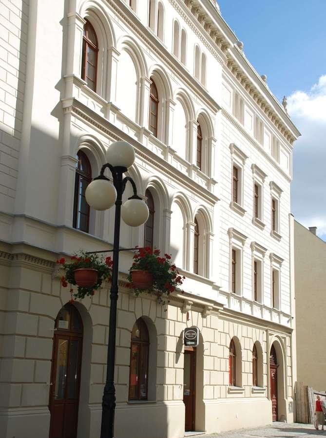 Wynajmę komfortowe biuro 21 m² na Rynku w Dzierżoniowie Dzierżoniów, rynek Rynek 55  21m2 Foto 1