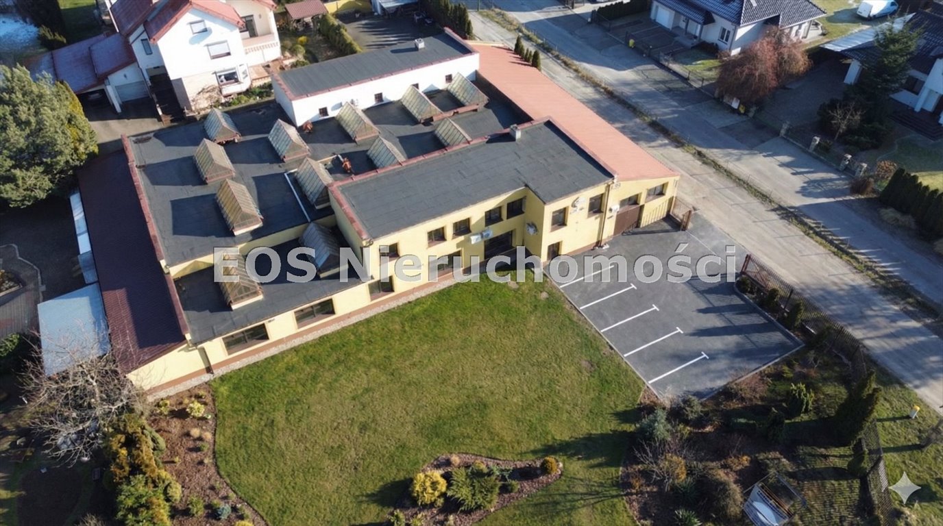 Hala produkcyjna 600 m2 z biurem i domem w Pawłowie Pawłów, Wesołowskiego  600m2 Foto 1